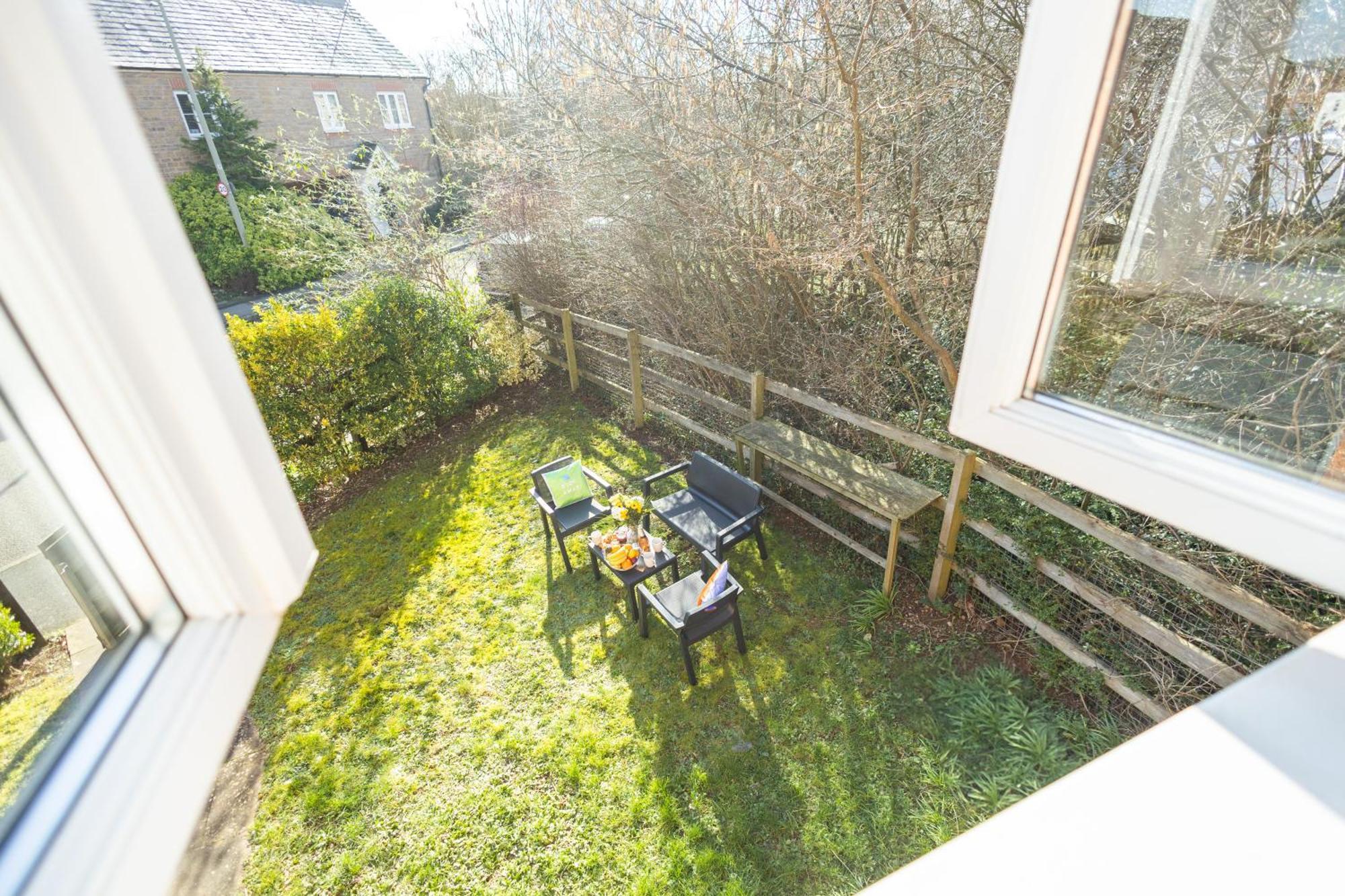 Garden House Near Shops In Quiet Location Villa บันเบอรี ภายนอก รูปภาพ